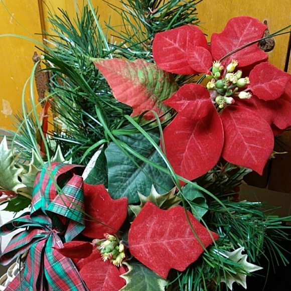 Holiday Poinsettia Centerpiece basket arrangement decor mantel table - Picture 6 of 7